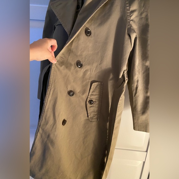 GAP layered trench coat. Beige gray & yellow lining. Removable layer Size: M - Picture 2 of 12